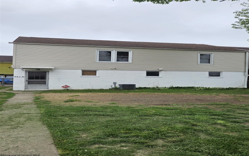 741 Mulberry Avenue, Clarksburg, West Virginia 26301, 4 Bedrooms Bedrooms, 10 Rooms Rooms,2 BathroomsBathrooms,Single Family Detached,For Sale,Mulberry,10164493