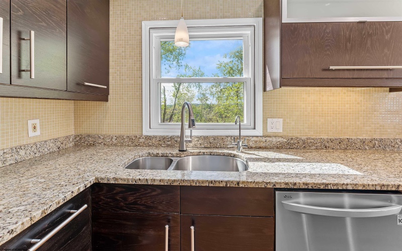 752 Northwest Drive, Morgantown, West Virginia 26505, 3 Bedrooms Bedrooms, 11 Rooms Rooms,3 BathroomsBathrooms,Single Family Detached,For Sale,Northwest,10164488