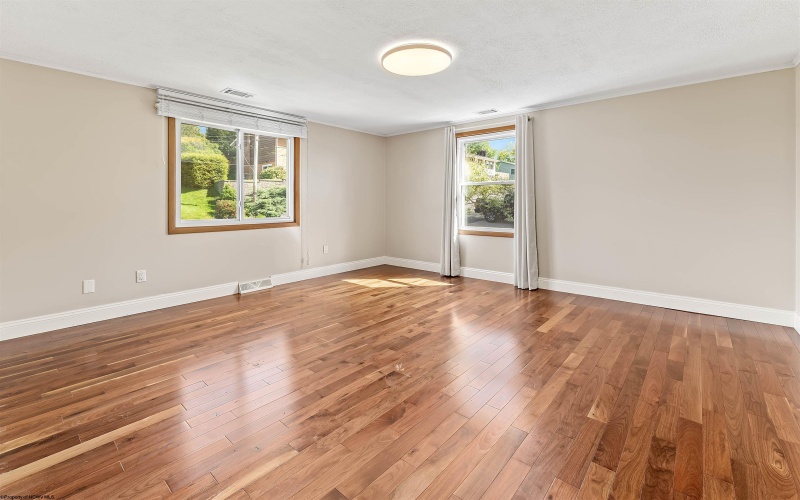 752 Northwest Drive, Morgantown, West Virginia 26505, 3 Bedrooms Bedrooms, 11 Rooms Rooms,3 BathroomsBathrooms,Single Family Detached,For Sale,Northwest,10164488