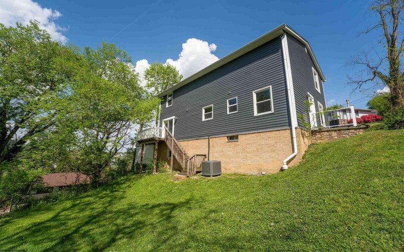 752 Northwest Drive, Morgantown, West Virginia 26505, 3 Bedrooms Bedrooms, 11 Rooms Rooms,3 BathroomsBathrooms,Single Family Detached,For Sale,Northwest,10164488
