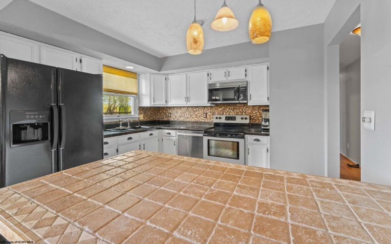 813 Cottonwood Street, Morgantown, West Virginia 26505, 3 Bedrooms Bedrooms, 6 Rooms Rooms,3 BathroomsBathrooms,Single Family Detached,For Sale,Cottonwood,10164500