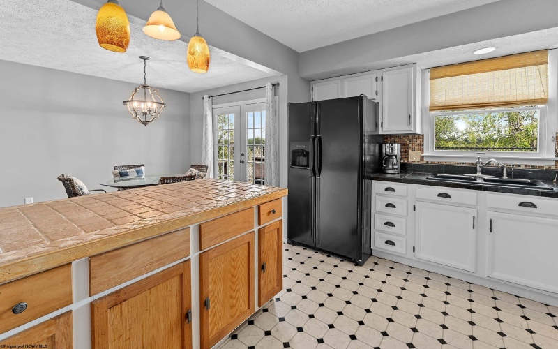 813 Cottonwood Street, Morgantown, West Virginia 26505, 3 Bedrooms Bedrooms, 6 Rooms Rooms,3 BathroomsBathrooms,Single Family Detached,For Sale,Cottonwood,10164500