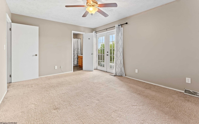 813 Cottonwood Street, Morgantown, West Virginia 26505, 3 Bedrooms Bedrooms, 6 Rooms Rooms,3 BathroomsBathrooms,Single Family Detached,For Sale,Cottonwood,10164500