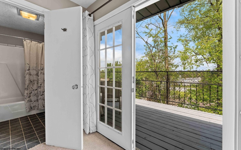 813 Cottonwood Street, Morgantown, West Virginia 26505, 3 Bedrooms Bedrooms, 6 Rooms Rooms,3 BathroomsBathrooms,Single Family Detached,For Sale,Cottonwood,10164500