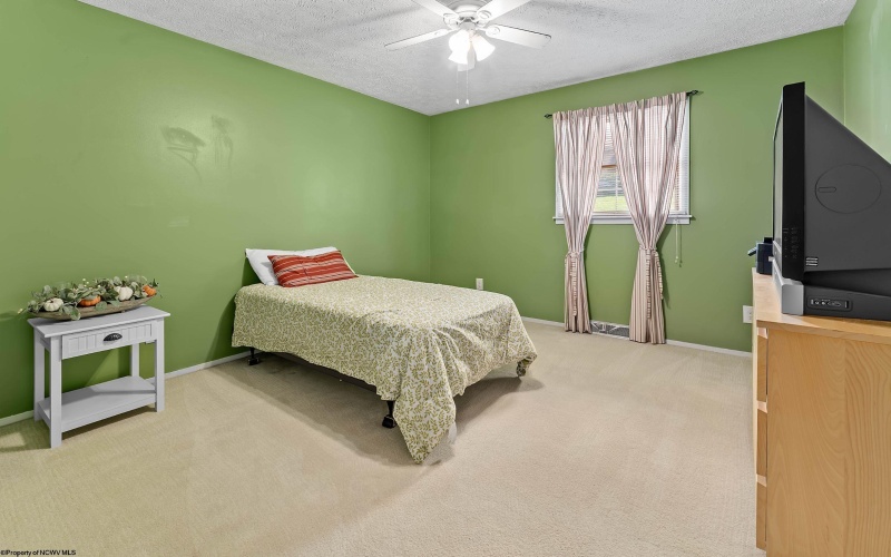 813 Cottonwood Street, Morgantown, West Virginia 26505, 3 Bedrooms Bedrooms, 6 Rooms Rooms,3 BathroomsBathrooms,Single Family Detached,For Sale,Cottonwood,10164500