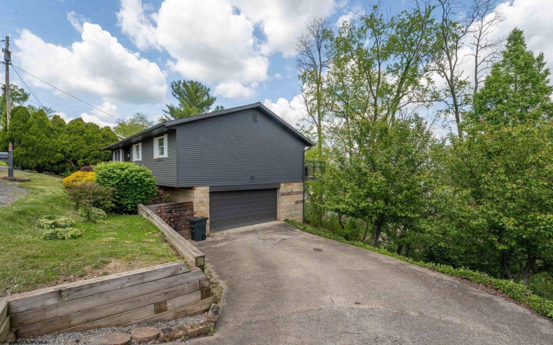 813 Cottonwood Street, Morgantown, West Virginia 26505, 3 Bedrooms Bedrooms, 6 Rooms Rooms,3 BathroomsBathrooms,Single Family Detached,For Sale,Cottonwood,10164500