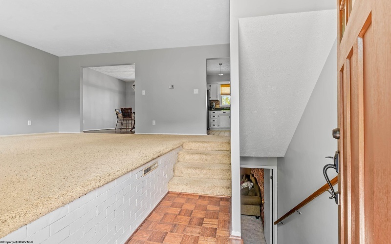 813 Cottonwood Street, Morgantown, West Virginia 26505, 3 Bedrooms Bedrooms, 6 Rooms Rooms,3 BathroomsBathrooms,Single Family Detached,For Sale,Cottonwood,10164500