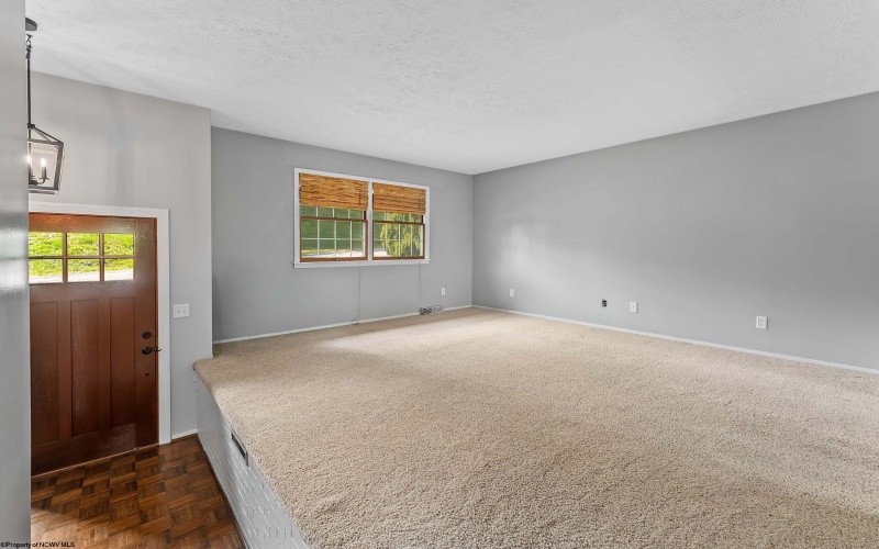 813 Cottonwood Street, Morgantown, West Virginia 26505, 3 Bedrooms Bedrooms, 6 Rooms Rooms,3 BathroomsBathrooms,Single Family Detached,For Sale,Cottonwood,10164500