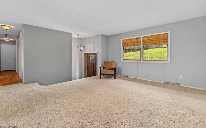 813 Cottonwood Street, Morgantown, West Virginia 26505, 3 Bedrooms Bedrooms, 6 Rooms Rooms,3 BathroomsBathrooms,Single Family Detached,For Sale,Cottonwood,10164500