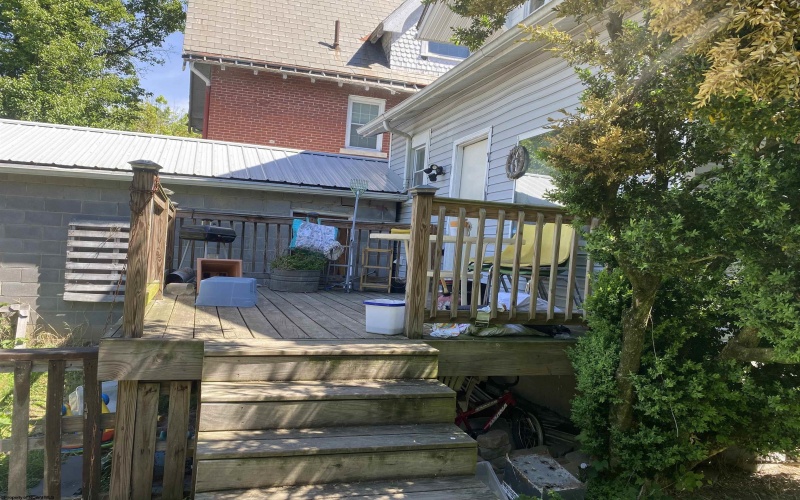 136 Milford Street, Clarksburg, West Virginia 26301, 4 Bedrooms Bedrooms, 7 Rooms Rooms,1 BathroomBathrooms,Single Family Detached,For Sale,Milford,10164499