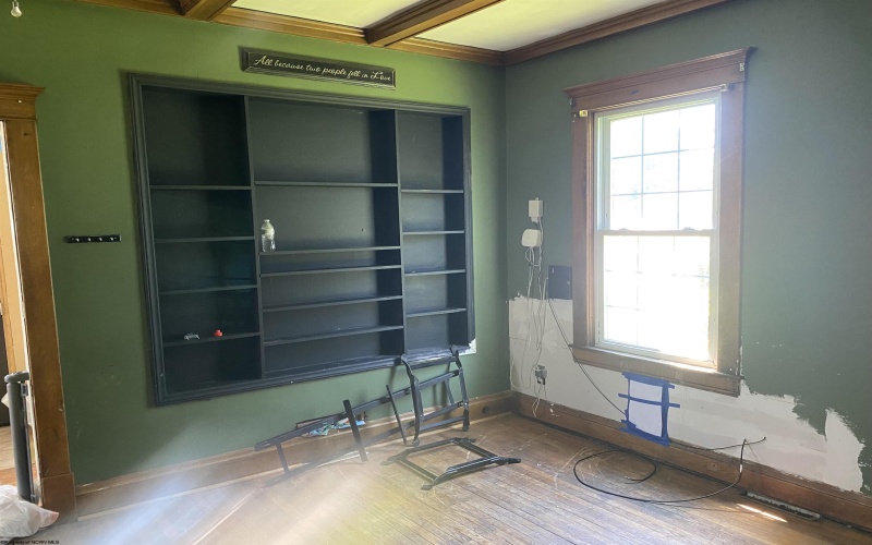 136 Milford Street, Clarksburg, West Virginia 26301, 4 Bedrooms Bedrooms, 7 Rooms Rooms,1 BathroomBathrooms,Single Family Detached,For Sale,Milford,10164499