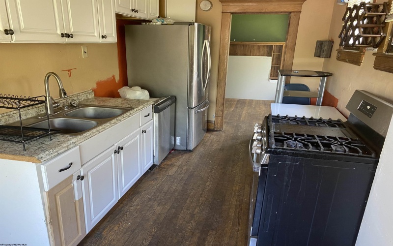 136 Milford Street, Clarksburg, West Virginia 26301, 4 Bedrooms Bedrooms, 7 Rooms Rooms,1 BathroomBathrooms,Single Family Detached,For Sale,Milford,10164499