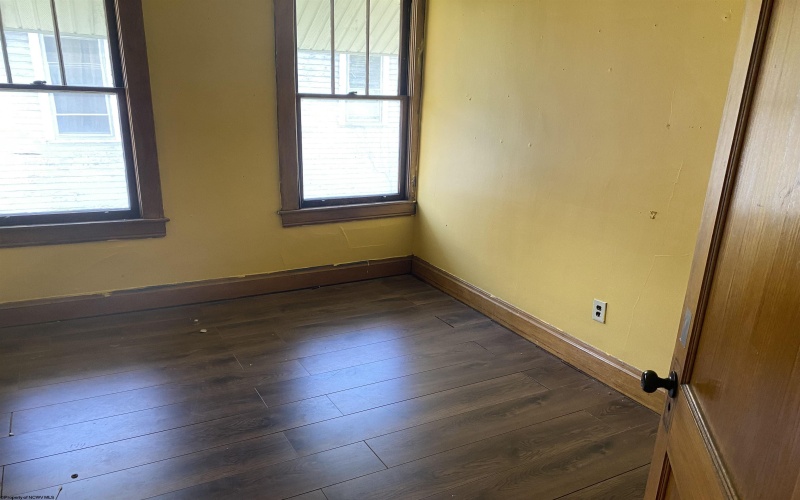 136 Milford Street, Clarksburg, West Virginia 26301, 4 Bedrooms Bedrooms, 7 Rooms Rooms,1 BathroomBathrooms,Single Family Detached,For Sale,Milford,10164499