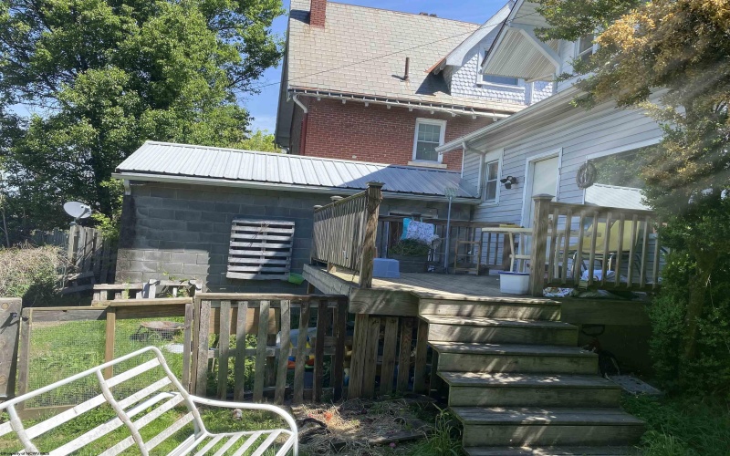 136 Milford Street, Clarksburg, West Virginia 26301, 4 Bedrooms Bedrooms, 7 Rooms Rooms,1 BathroomBathrooms,Single Family Detached,For Sale,Milford,10164499