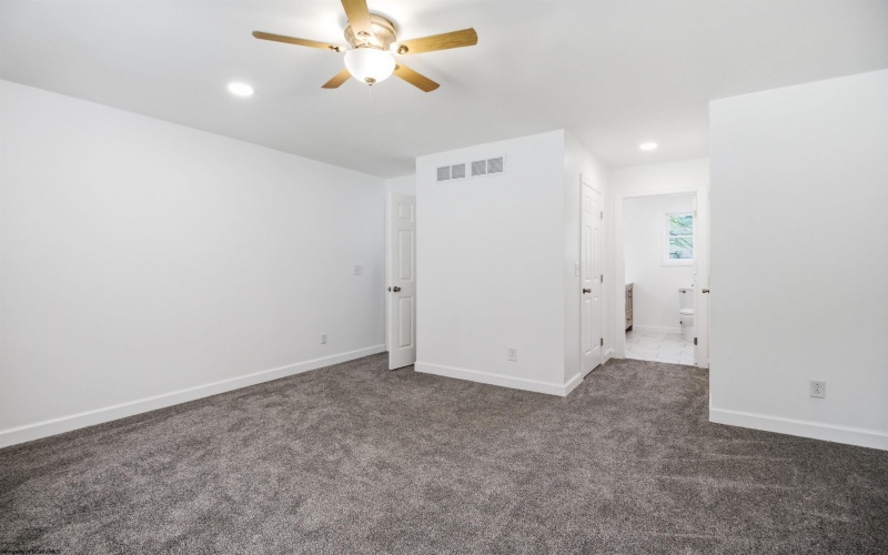 1926 Porterfield Road, Philippi, West Virginia 26416, 4 Bedrooms Bedrooms, 12 Rooms Rooms,3 BathroomsBathrooms,Single Family Detached,For Sale,Porterfield,10164503