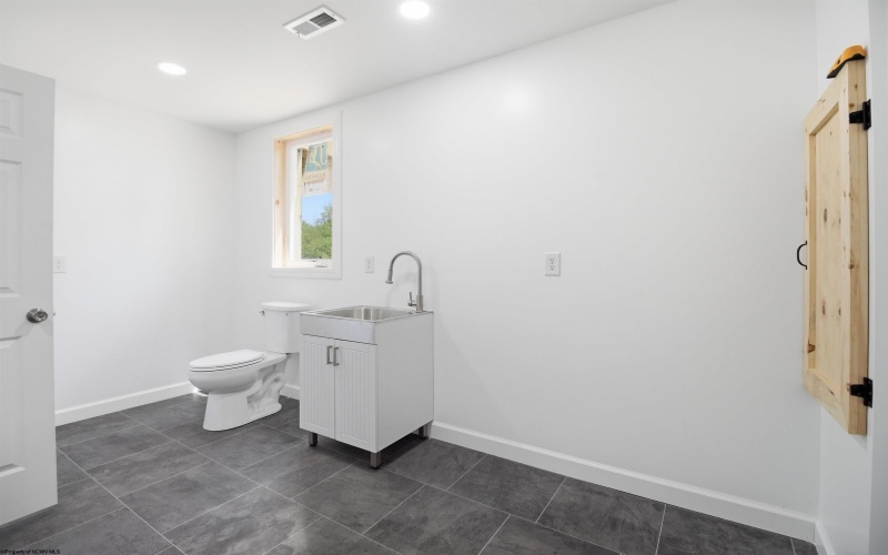 1926 Porterfield Road, Philippi, West Virginia 26416, 4 Bedrooms Bedrooms, 12 Rooms Rooms,3 BathroomsBathrooms,Single Family Detached,For Sale,Porterfield,10164503