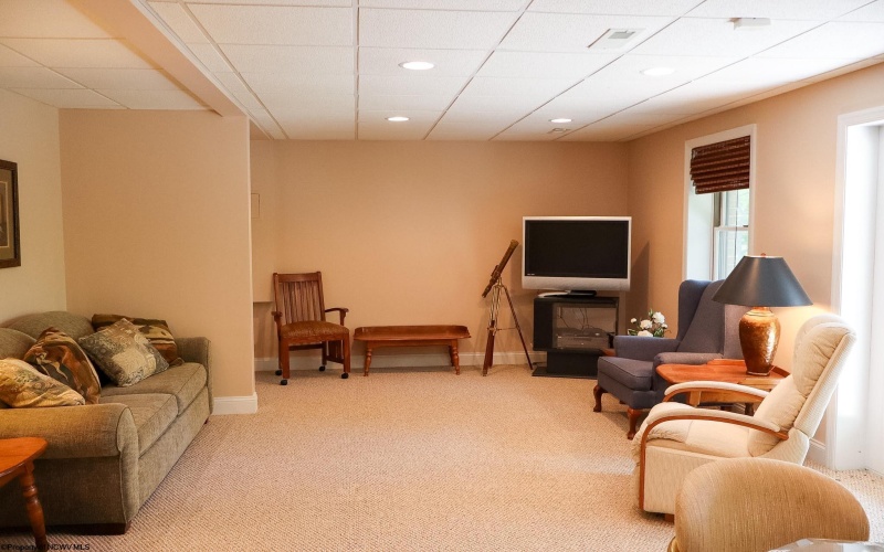 12 Oak Ridge Drive, Morgantown, West Virginia 26508, 3 Bedrooms Bedrooms, 5 Rooms Rooms,3 BathroomsBathrooms,Single Family Attached,For Sale,Oak Ridge,10164523