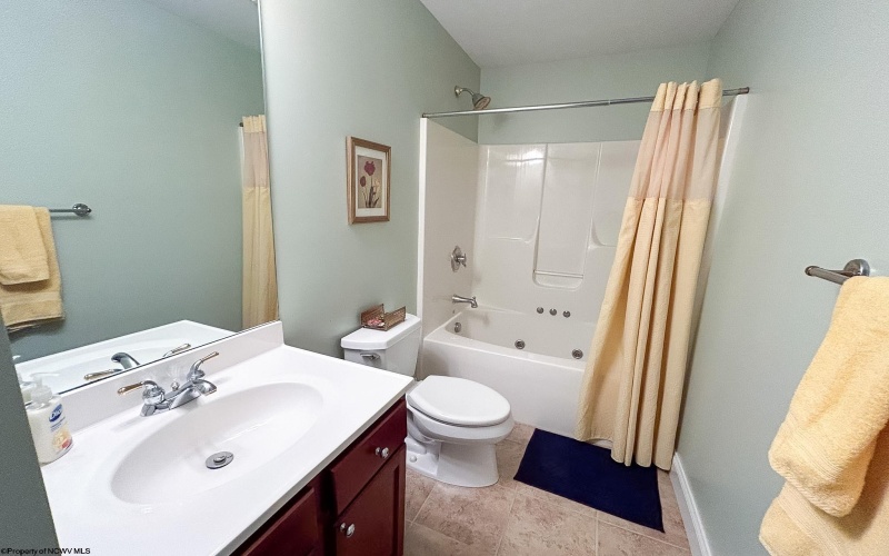 12 Oak Ridge Drive, Morgantown, West Virginia 26508, 3 Bedrooms Bedrooms, 5 Rooms Rooms,3 BathroomsBathrooms,Single Family Attached,For Sale,Oak Ridge,10164523
