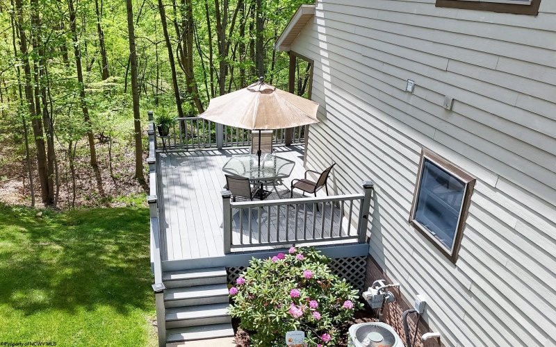 12 Oak Ridge Drive, Morgantown, West Virginia 26508, 3 Bedrooms Bedrooms, 5 Rooms Rooms,3 BathroomsBathrooms,Single Family Attached,For Sale,Oak Ridge,10164523