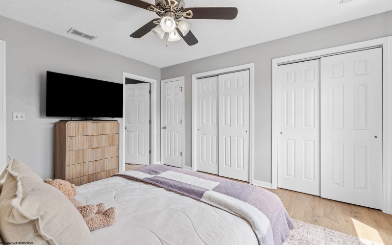 8 Silvercreek Drive, Morgantown, West Virginia 26505, 2 Bedrooms Bedrooms, 4 Rooms Rooms,2 BathroomsBathrooms,Single Family Attached,For Sale,Silvercreek,10164502