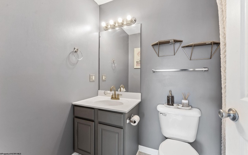 8 Silvercreek Drive, Morgantown, West Virginia 26505, 2 Bedrooms Bedrooms, 4 Rooms Rooms,2 BathroomsBathrooms,Single Family Attached,For Sale,Silvercreek,10164502