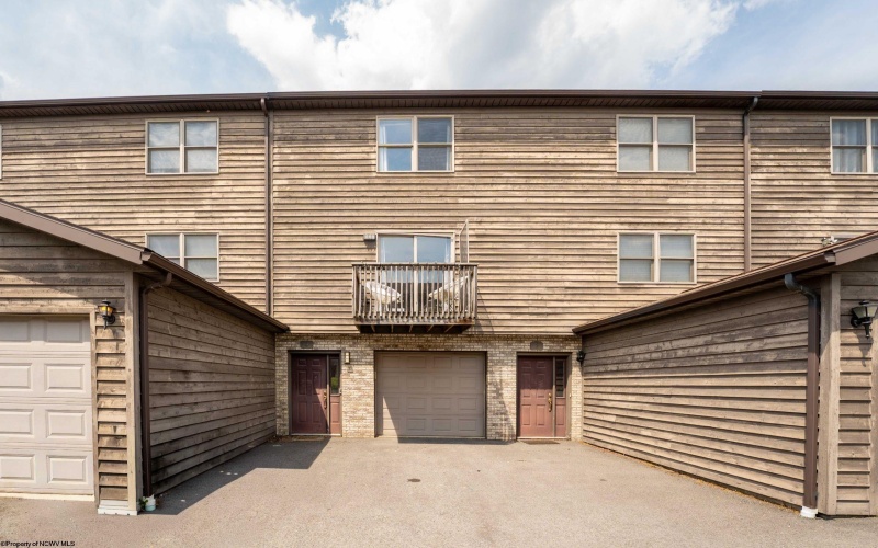 8 Silvercreek Drive, Morgantown, West Virginia 26505, 2 Bedrooms Bedrooms, 4 Rooms Rooms,2 BathroomsBathrooms,Single Family Attached,For Sale,Silvercreek,10164502