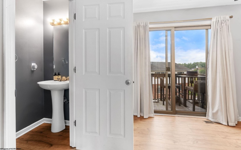 8 Silvercreek Drive, Morgantown, West Virginia 26505, 2 Bedrooms Bedrooms, 4 Rooms Rooms,2 BathroomsBathrooms,Single Family Attached,For Sale,Silvercreek,10164502