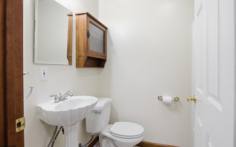 1700 Pleasant Valley Road, Fairmont, West Virginia 26554, 5 Bedrooms Bedrooms, 14 Rooms Rooms,4 BathroomsBathrooms,Single Family Detached,For Sale,Pleasant Valley,10164507