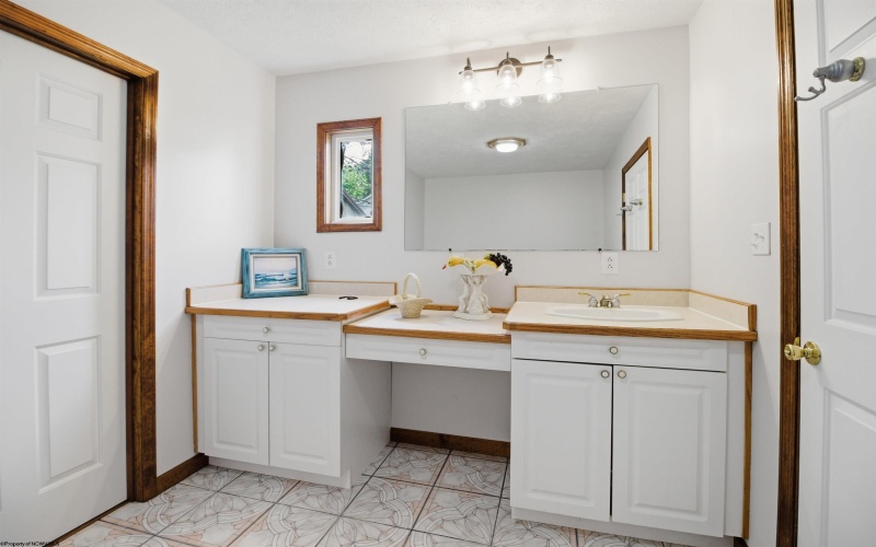 1700 Pleasant Valley Road, Fairmont, West Virginia 26554, 5 Bedrooms Bedrooms, 14 Rooms Rooms,4 BathroomsBathrooms,Single Family Detached,For Sale,Pleasant Valley,10164507