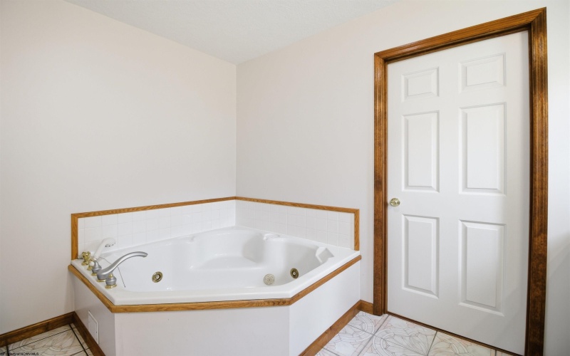 1700 Pleasant Valley Road, Fairmont, West Virginia 26554, 5 Bedrooms Bedrooms, 14 Rooms Rooms,4 BathroomsBathrooms,Single Family Detached,For Sale,Pleasant Valley,10164507