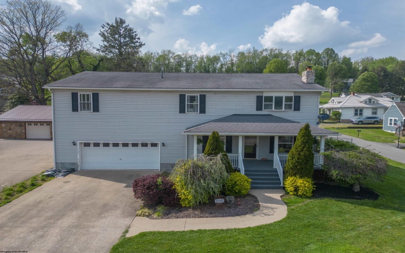 1700 Pleasant Valley Road, Fairmont, West Virginia 26554, 5 Bedrooms Bedrooms, 14 Rooms Rooms,4 BathroomsBathrooms,Single Family Detached,For Sale,Pleasant Valley,10164507