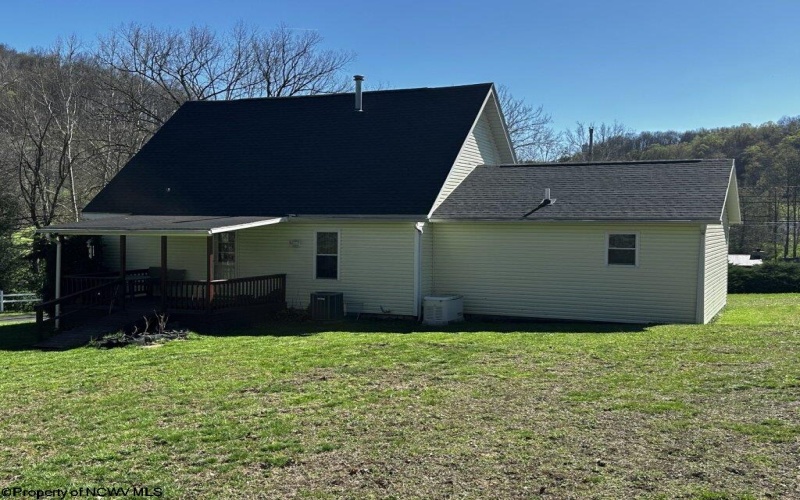 172 Firehouse Road, Fairmont, West Virginia 26554-0000, 3 Bedrooms Bedrooms, 7 Rooms Rooms,2 BathroomsBathrooms,Single Family Detached,For Sale,Firehouse,10164521
