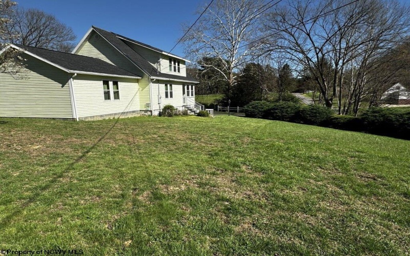 172 Firehouse Road, Fairmont, West Virginia 26554-0000, 3 Bedrooms Bedrooms, 7 Rooms Rooms,2 BathroomsBathrooms,Single Family Detached,For Sale,Firehouse,10164521