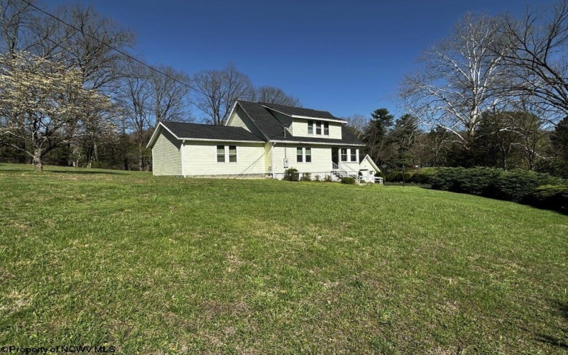 172 Firehouse Road, Fairmont, West Virginia 26554-0000, 3 Bedrooms Bedrooms, 7 Rooms Rooms,2 BathroomsBathrooms,Single Family Detached,For Sale,Firehouse,10164521