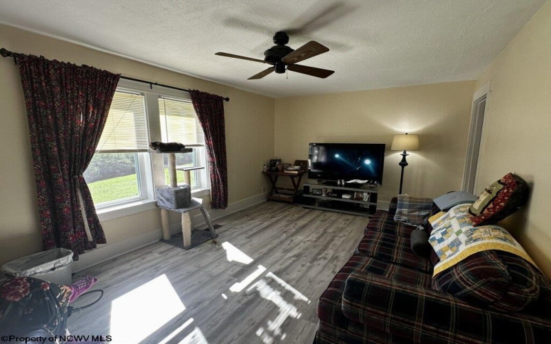 172 Firehouse Road, Fairmont, West Virginia 26554-0000, 3 Bedrooms Bedrooms, 7 Rooms Rooms,2 BathroomsBathrooms,Single Family Detached,For Sale,Firehouse,10164521