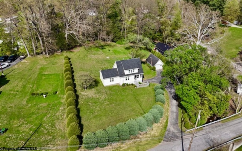 172 Firehouse Road, Fairmont, West Virginia 26554-0000, 3 Bedrooms Bedrooms, 7 Rooms Rooms,2 BathroomsBathrooms,Single Family Detached,For Sale,Firehouse,10164521