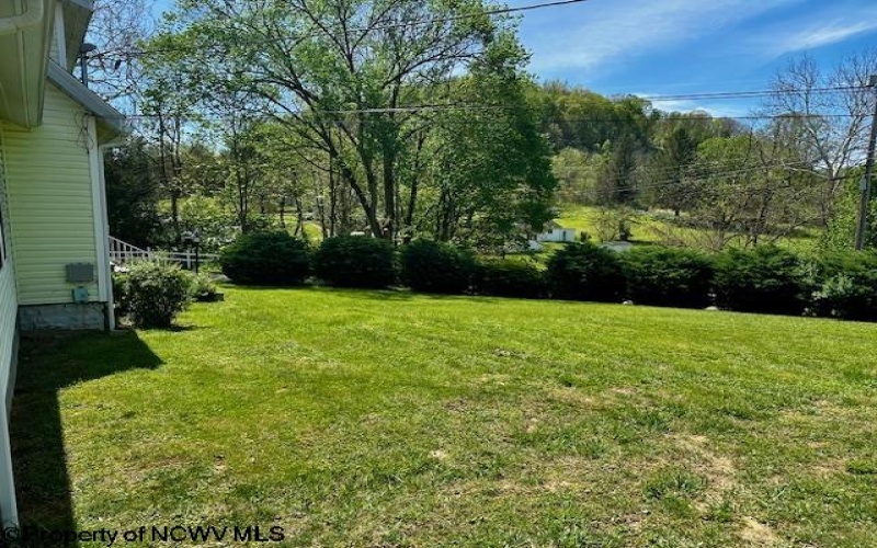 172 Firehouse Road, Fairmont, West Virginia 26554-0000, 3 Bedrooms Bedrooms, 7 Rooms Rooms,2 BathroomsBathrooms,Single Family Detached,For Sale,Firehouse,10164521