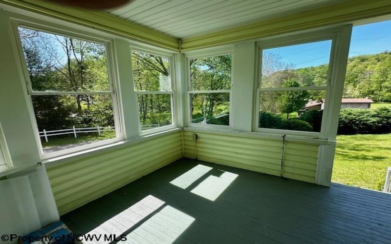 172 Firehouse Road, Fairmont, West Virginia 26554-0000, 3 Bedrooms Bedrooms, 7 Rooms Rooms,2 BathroomsBathrooms,Single Family Detached,For Sale,Firehouse,10164521