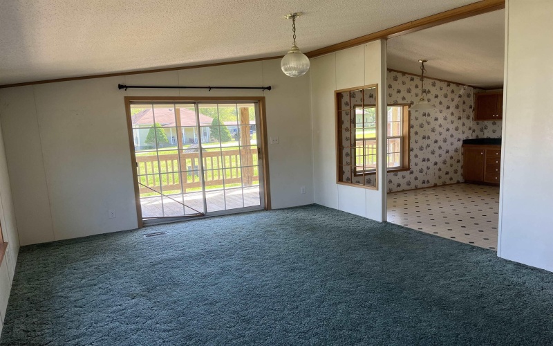 102 Brookview Drive, Weston, West Virginia 26452, 2 Bedrooms Bedrooms, 6 Rooms Rooms,2 BathroomsBathrooms,Single Family Detached,For Sale,Brookview,10164509