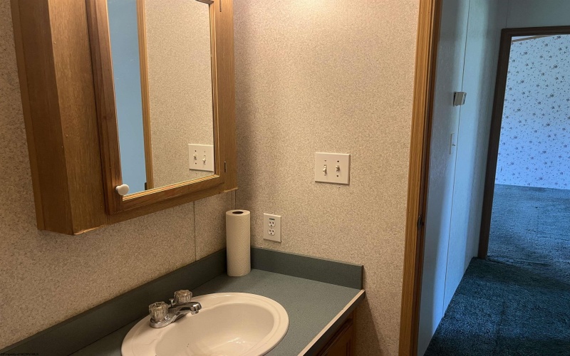 102 Brookview Drive, Weston, West Virginia 26452, 2 Bedrooms Bedrooms, 6 Rooms Rooms,2 BathroomsBathrooms,Single Family Detached,For Sale,Brookview,10164509