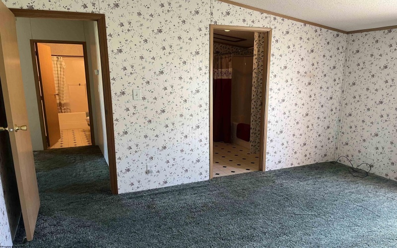 102 Brookview Drive, Weston, West Virginia 26452, 2 Bedrooms Bedrooms, 6 Rooms Rooms,2 BathroomsBathrooms,Single Family Detached,For Sale,Brookview,10164509