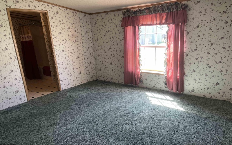 102 Brookview Drive, Weston, West Virginia 26452, 2 Bedrooms Bedrooms, 6 Rooms Rooms,2 BathroomsBathrooms,Single Family Detached,For Sale,Brookview,10164509