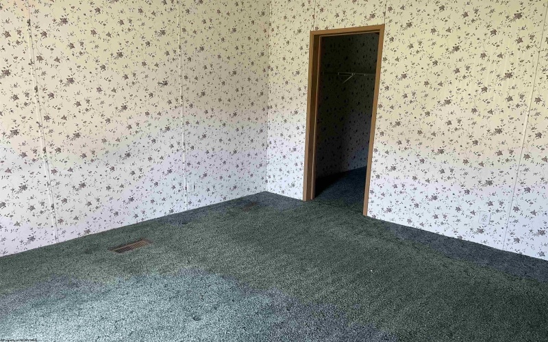 102 Brookview Drive, Weston, West Virginia 26452, 2 Bedrooms Bedrooms, 6 Rooms Rooms,2 BathroomsBathrooms,Single Family Detached,For Sale,Brookview,10164509