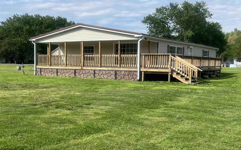 102 Brookview Drive, Weston, West Virginia 26452, 2 Bedrooms Bedrooms, 6 Rooms Rooms,2 BathroomsBathrooms,Single Family Detached,For Sale,Brookview,10164509