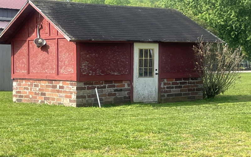 102 Brookview Drive, Weston, West Virginia 26452, 2 Bedrooms Bedrooms, 6 Rooms Rooms,2 BathroomsBathrooms,Single Family Detached,For Sale,Brookview,10164509