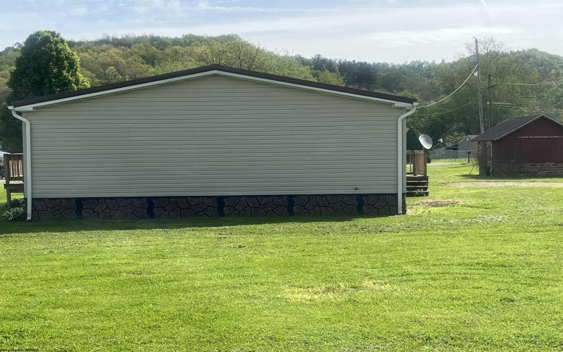 102 Brookview Drive, Weston, West Virginia 26452, 2 Bedrooms Bedrooms, 6 Rooms Rooms,2 BathroomsBathrooms,Single Family Detached,For Sale,Brookview,10164509