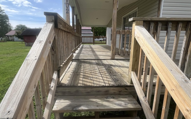 102 Brookview Drive, Weston, West Virginia 26452, 2 Bedrooms Bedrooms, 6 Rooms Rooms,2 BathroomsBathrooms,Single Family Detached,For Sale,Brookview,10164509