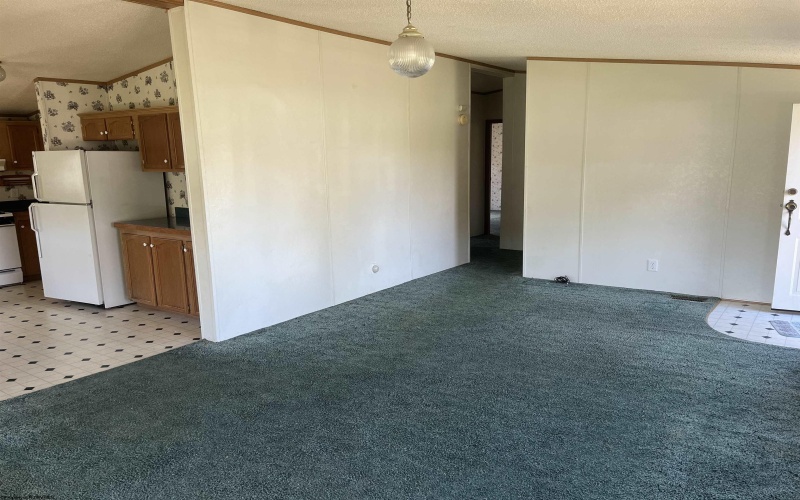 102 Brookview Drive, Weston, West Virginia 26452, 2 Bedrooms Bedrooms, 6 Rooms Rooms,2 BathroomsBathrooms,Single Family Detached,For Sale,Brookview,10164509