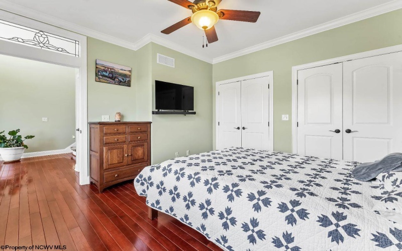 211 Meredith Street, Morgantown, West Virginia 26508, 4 Bedrooms Bedrooms, 9 Rooms Rooms,4 BathroomsBathrooms,Single Family Detached,For Sale,Meredith,10164517