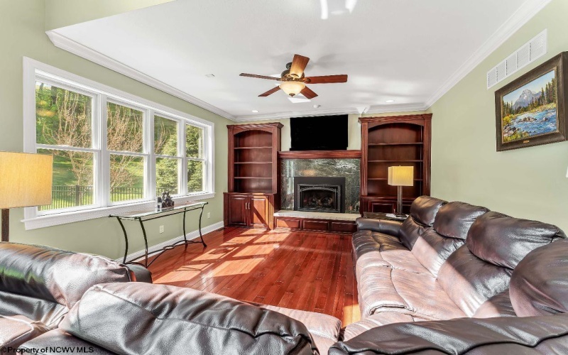 211 Meredith Street, Morgantown, West Virginia 26508, 4 Bedrooms Bedrooms, 9 Rooms Rooms,4 BathroomsBathrooms,Single Family Detached,For Sale,Meredith,10164517